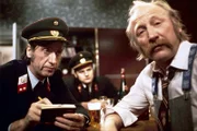 Im Bild: Herbert Fux/Karl Merkatz/Szene: