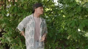 Wenn das Kimmi wüsste! 365Tom (Twenty4Tim) drückt sich in den Büschen der Klinik rum, dabei will er laut Social-Media-Profil doch auf Bali sein. Hat er eventuell auch Probleme, die er aufarbeiten muss?