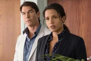 Harley Carter (Jerry OConnell, l.) und Detective Sam Shaw (Sydney Tamiia Poitier, r.)