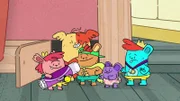 Clover (l.), Greg (2.v.l.), Lil Pal (2.v.r.)