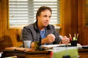 Don Burns (Kevin Nealon)