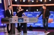 Moderator Jörg Pilawa (r.) mit den Kandidaten des Teams „Virtuos“: Till Brönner (l.) und David Garrett (2.v.l.), beide Musiker.