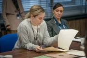 DC Lisa Armstrong (Morven Christie, l.)
