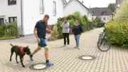 Riesenschnauzer Matty, Benjamin, Martin Rütter und Monika.