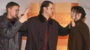 Werner Freese (Ingo Naujoks, Mi.) wirft seiner Frau vor, ein Verhältnis mit Tom zu haben und ihn an die Polizei verraten zu haben. Als er Isabelle Freese (Marion Mitterhammer, re.) schlägt, beichtet Marcel Freese (Max Riemelt), dass er alles erzählt hat.