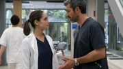DOC – Es liegt in deinen Händen Staffel 2 Folge 2 Leistet Überzeugungsarbeit: Matilde Gioli als Dr. Giulia Giordano, Luca Argentero als Dr. Andrea Fanti
