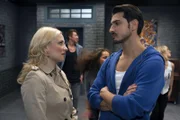 Isabelle (Ania Niedieck) ist nach ihrem abweisenden Verhalten Marco (Salvatore Greco) gegenüber wieder um Annäherung bemüht.