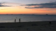 Wer einsame Strandspaziergänge liebt ist im Winter auf der Nordseeinsel Föhr gut aufgehoben. Vom Massentourismus, wie im Sommer, keine Spur.