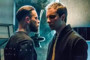 Enzo (Arturo Muselli, li.) und sein Consigliere Valerio (Loris de Luna, re.).
