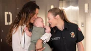 Stefania Spampinato als Carina DeLuca, Danielle Savre als Maya Bishop.