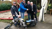 Verkauf des Mini Chopper. V.li. Giunnar, Experte Sükrü Pehlivan (Moderator), Andre und Rainer.