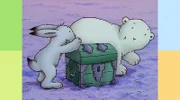Der kleine Eisbär gräbt ein tiefes Loch in den Schnee und stößt dabei auf eine geheimnisvolle Schatztruhe.