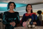 (L-R): Gloria Reuben als Claudia Pace Wagner und Carrie Preston als Elsbeth Tascioni.