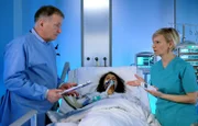 Sira Dasgupta Fischer benötigt dringend eine Blutspende, doch sie hat die überaus seltene Bombay-Blutgruppe. Während der OP durch Dr. Kathrin Globisch und Dr. Roland Heilmann hat die Patientin notfallmäßig Blutgruppe Null erhalten, doch auf diese reagiert sie nun allergisch. Die Zeit drängt.