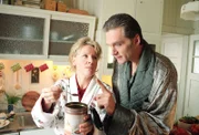 Dr. Schmidt (Walter Sittler) und Nikola (Mariele Millowitsch)
