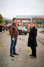 Sebastian Bootz (Felix Klare) und Thorsten Lannert (Richy Müller) bei Ermittlungen nach einem Sprengstoffattentat.