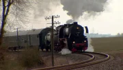 Die hessische Lok "52 4867" unterwegs.