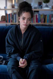 Quintessa Swindell als Laila.
