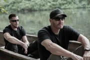 L-R: Beau Knapp as Drew Franklin and David Boreanaz as Jason Hayes.