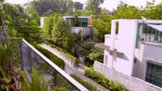 Die Kanadier Mac und Giulia beginnen ein neues Leben in einer neuen Stadt, mit neuen Jobs, einer neuen Beziehung und einem neuen Zuhause. Sie freuen sich auf ein Loft in East London, doch die ersten Schwierigkeiten entstehen während der Wohnungssuche.