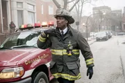 Chief Boden (Eamonn Walker) und sein Team werden zu einem Einsatz gerufen. Wie immer ist Eile geboten.