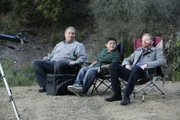 Jay (Ed O'Neill, l.), Manny (Rico Rodriguez, M.) und Mitchell (Jesse Tyler Ferguson) machen einen Ausflug, um gemeinsam Sternschnuppen zu beobachten.