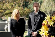 l-r: Veronica (Jane Krakowski), Dr. Winokur (Ed Begley Jr.)