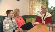 Der selbsternannte „König von Bremen“ öffnet seine Schatzkammer: Bernd (44) hat zwei Gartenhäuser mit Kostümen und Scherzartikeln vollgesammelt. Doch Freundin Kerstin und seine Kinder wollen den Platz endlich besser nutzen. Trödelprofi Sükrü Pehlivan macht sich auf in den hohen Norden, um die Schätze seiner Hoheit zu begutachten.
