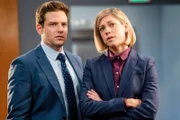 Seth Oliver (Ben Rappaport, l.); Kate Littlejohn (Susannah Flood, r.)