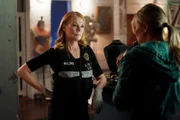 Catherine Willows (Marg Helgenberger) und Katya (Veronika Dash).