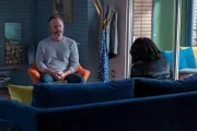 Colin (John Benjamin Hickey) und Dr. Brooke Taylor (Uzo Aduba)