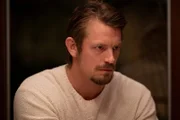 Joel Kinnaman als Adam