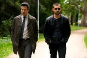 Aaron Serotsky als Michael Rafferty und Luke Kleintank als Special Agent Scott Forrester.