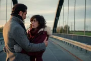 Lorenzo (Salvatore Greco) und Sofia (Patrizia Carlucci) sind froh, dass Alessio nichts passiert ist.