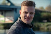 Robin (Robert Maaser) ist froh, dass er den Ausreißer Alessio wiedergefunden hat.