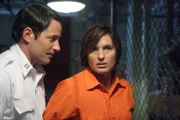 L-R: Lowell Harris (Johnny Messner), Detective Olivia Benson (Mariska Hargitay).