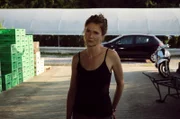 In der Gärtnerei ihrer Schwiegermutter will Sandra (Lisa Hagmeister) ihren Sohn treffen – und ahnt schon, dass er sie nicht sehen will.