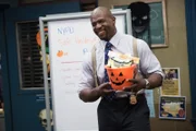 Terry Jeffords (Terry Crews)