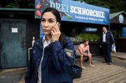 Während Arda Turan telefoniert, spricht Jäger mit Sven Moeller, der Jasmin, die Ehefrau des Toten, als mögliche Täterin verdächtigt.