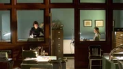 L-R: Virginia Johnson (Lizzy Caplan) und Dr. Lillian DePaul (Julianne Nicholson)