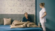 Dr. Friedrich Tümmler (Christian Tramitz), Micki Busch (Caroline Frier).