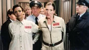 Wilhelmina und Walter werden der Sabotage verdächtigt und auf von Kittler und einem Kollegen abgeführt.