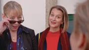 Debbie ist seit Jahren fester Bestandteil der New Yorker Kunstszene, doch sie wagt mit ihren Kindern einen Neuanfang in Lissabon. Schnell stellt sie fest: Sie hat Angst, etwas in NYC zu verpassen. In Lissabon hilft ihre Freundin Tracy bei der Wohnungssuche, doch Debbie vergleicht alles mit Manhattan und ihrem exklusiven, teuren Leben im Big Apple.