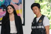 Serena Chavez (Ariana Guerra, l.) und Chris Park (Jay Lee, r.)