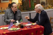 l-r: Freddy Funkhouser (Vince Vaughn), Larry David