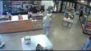 Riess am Schalter der Tankstelle