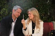 Benedikt ist überrumpelt, als Patrizia ihn auf unerwartete Art auf andere Gedanken bringen will.