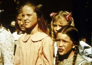 Christy, Mary, Nellie und Laura sind gespannt, ob Jones tatsächlich eine Glocke gießen kann ...