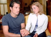 Sue (Diana Staehly) kommt zu der Erkenntnis, dass ihre Beziehung zu Hendrik (Petro Haffenrichter) keine Zukunft hat, ihre Lebensvorstellungen sind zu verschieden voneinander...