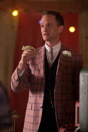 Der charmante Chester Creb (Neil Patrick Harris) verdreht einem Freak im Camp gehörig den Kopf ...